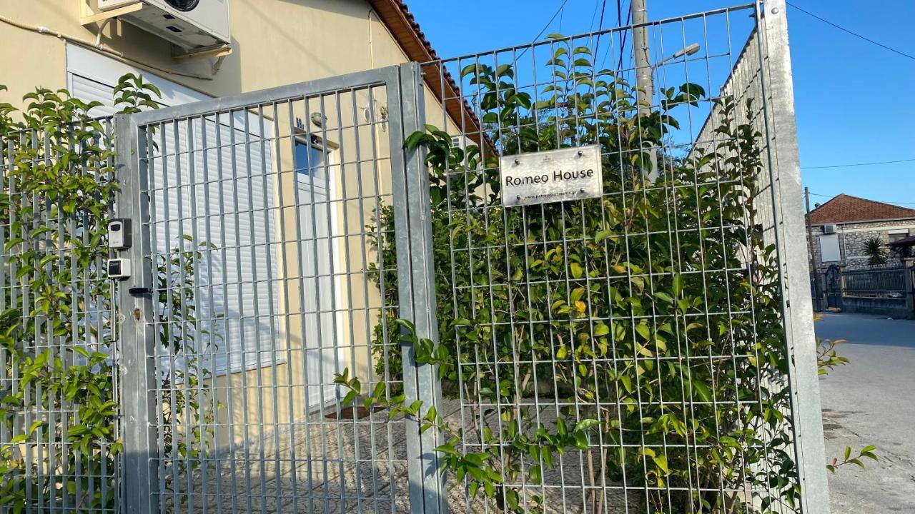 Patras Romeο House Apartamento Exterior foto